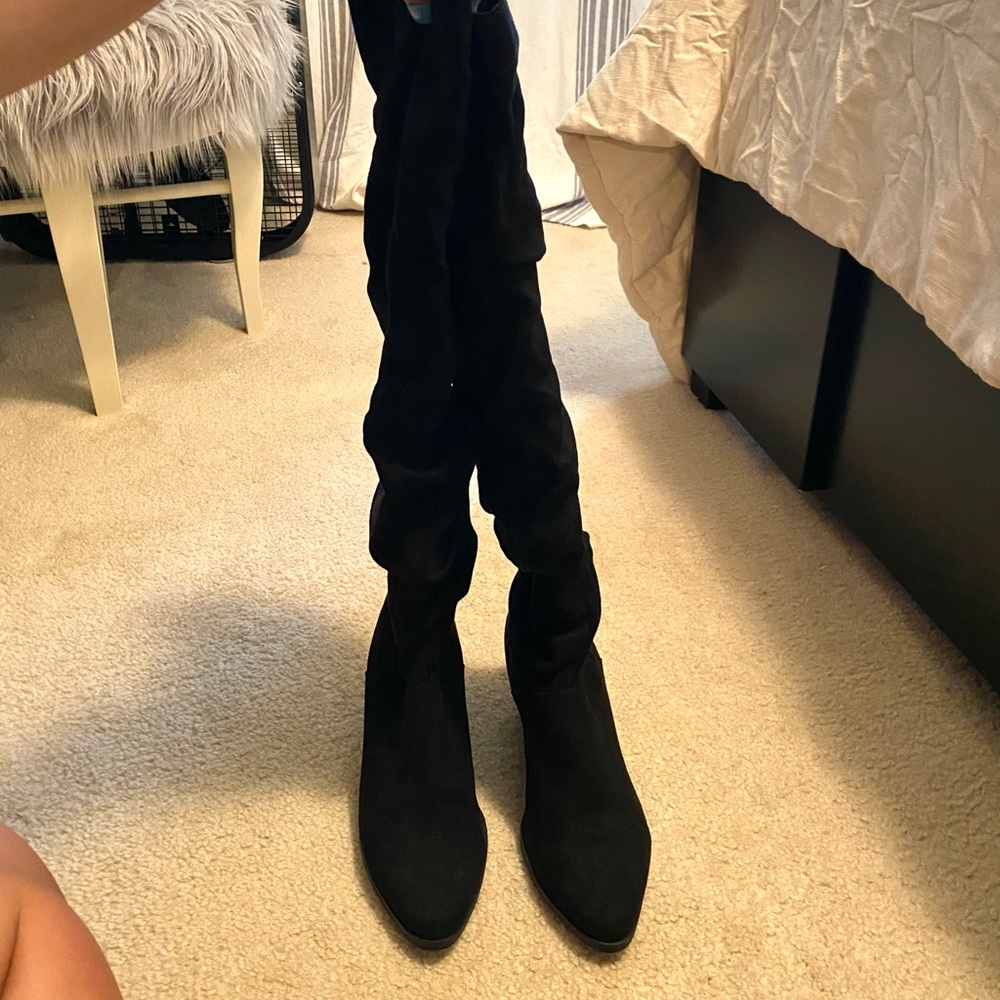 Tall black boots - Picture 3 of 7